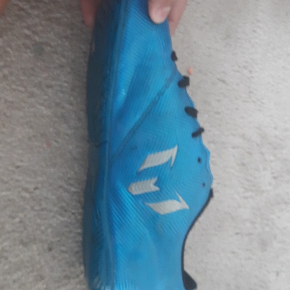 Lionel messi shoes - Picture 2 of 4